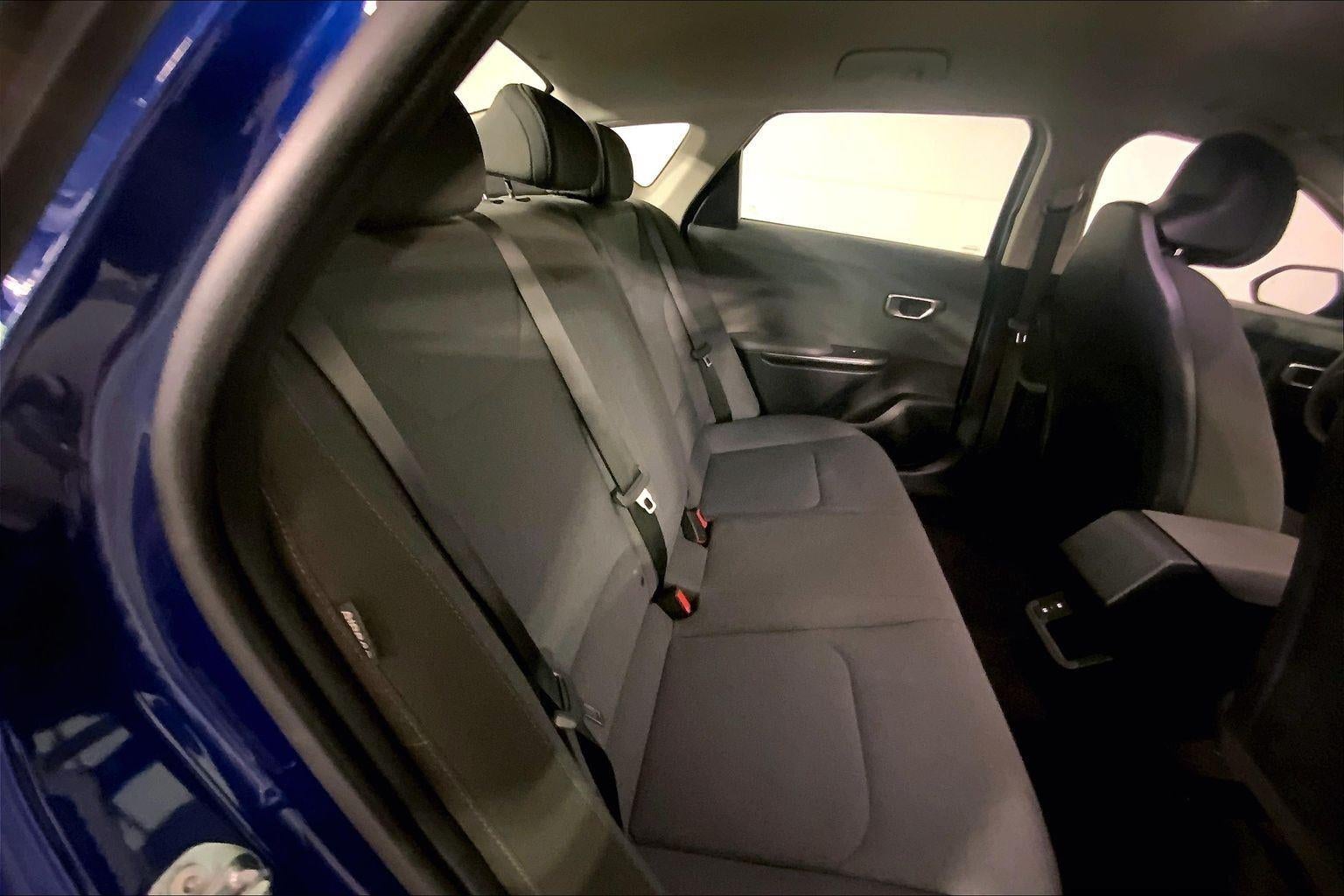 2025 Kia K4 LXS - Photo 24