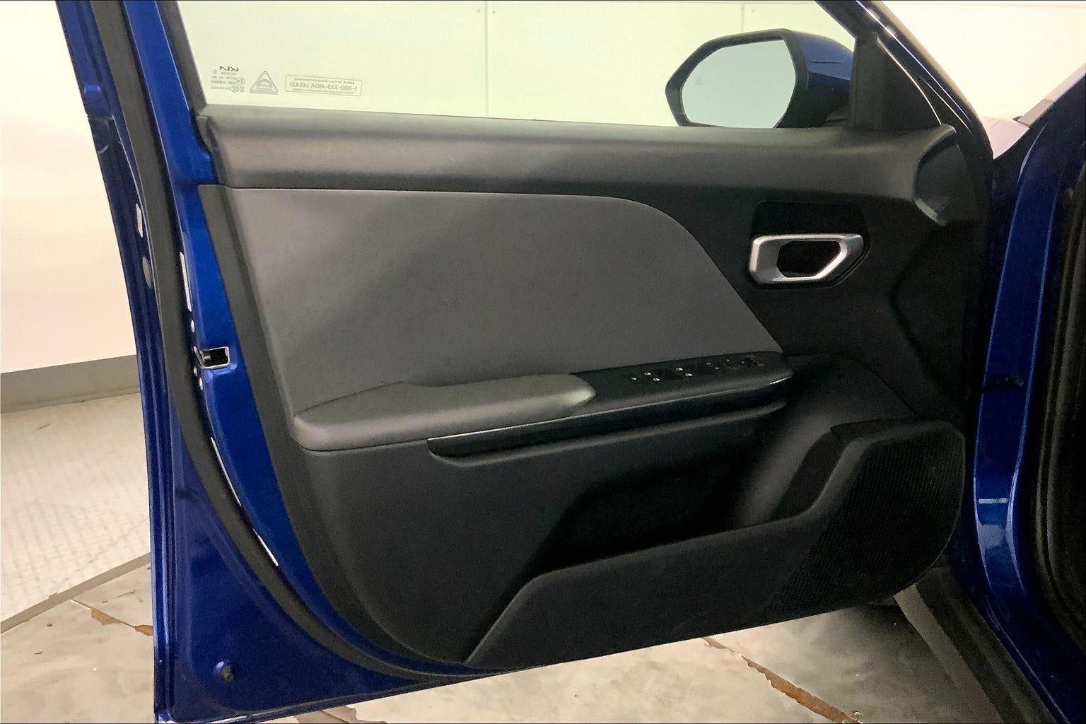 2025 Kia K4 LXS - Photo 25