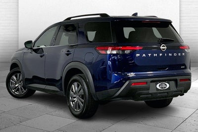 2025 Nissan Pathfinder SV