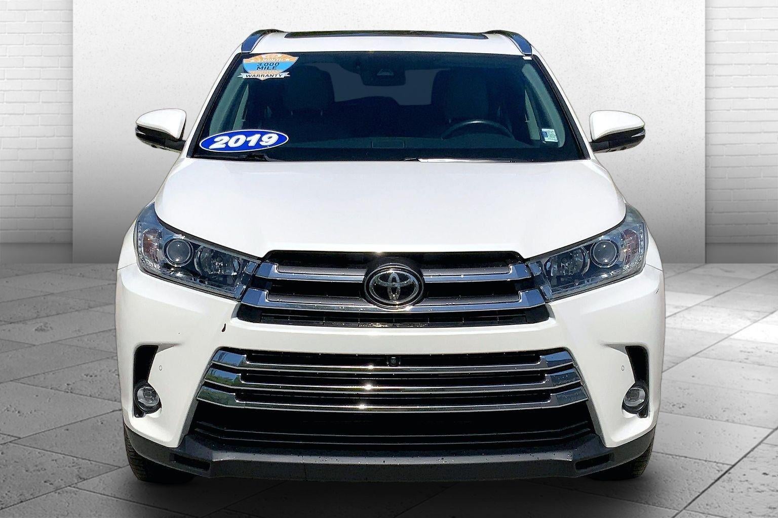 Used 2019 Toyota Highlander Limited Platinum with VIN 5TDDZRFH6KS746624 for sale in Kansas City