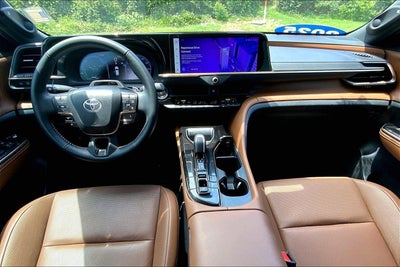 2025 Toyota Crown Signia XLE