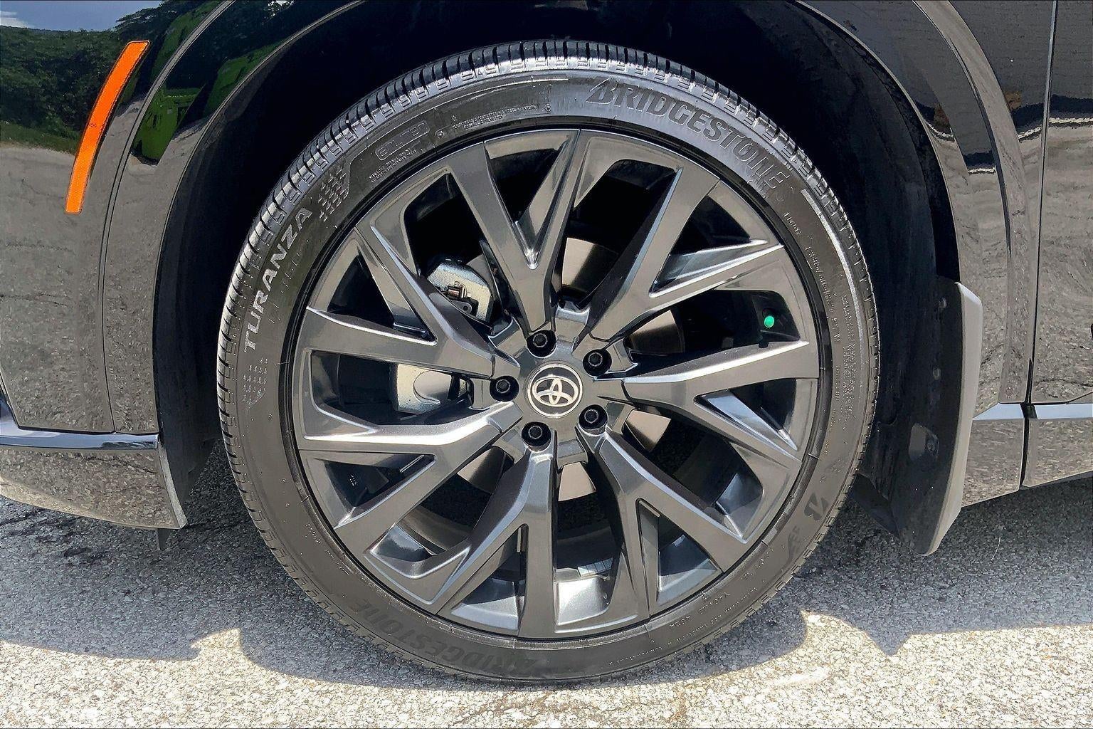 2025 Toyota Crown Signia XLE