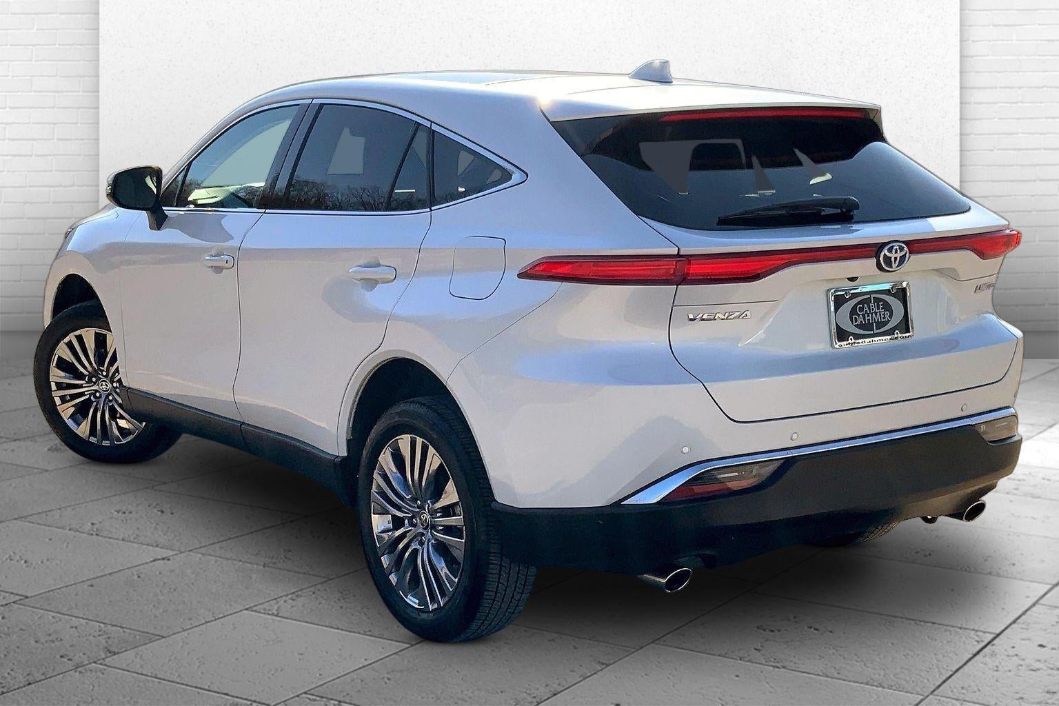 2023 Toyota Venza LE