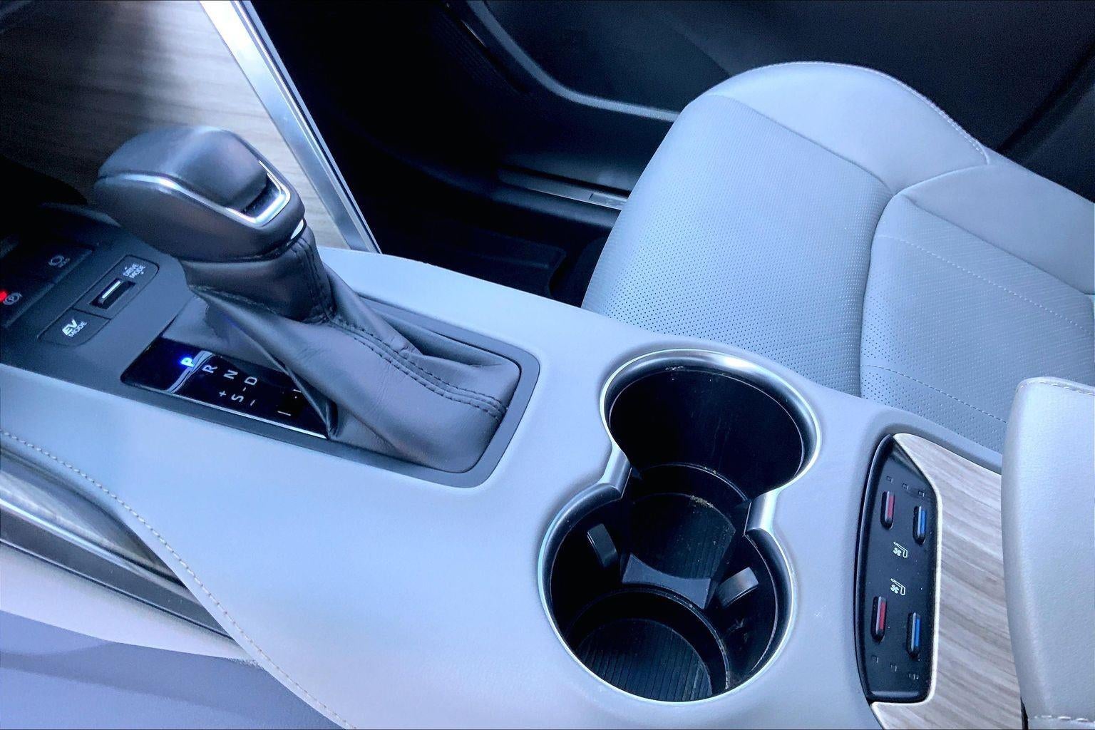 2023 Toyota Venza LE