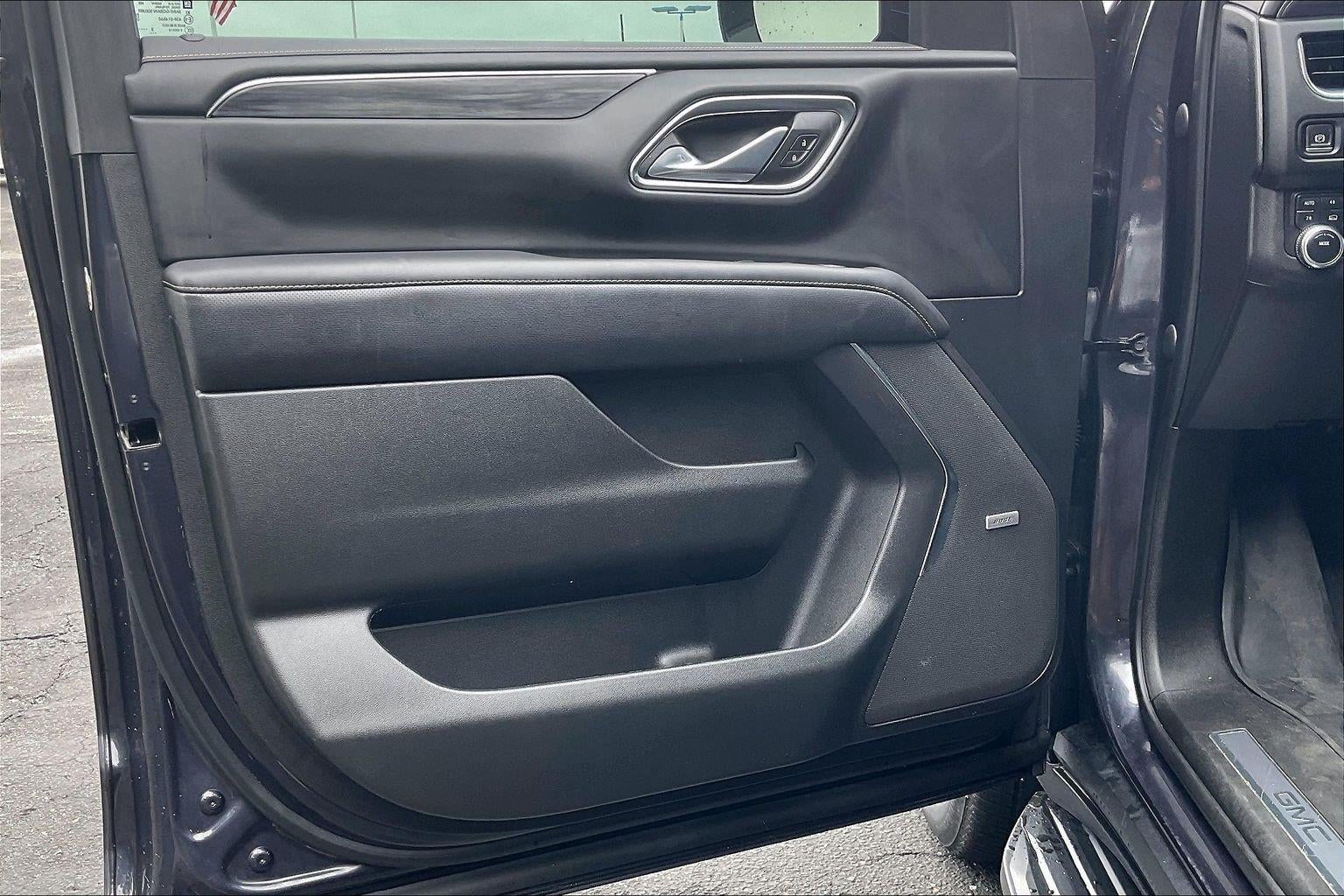 2023 GMC Yukon XL SLT