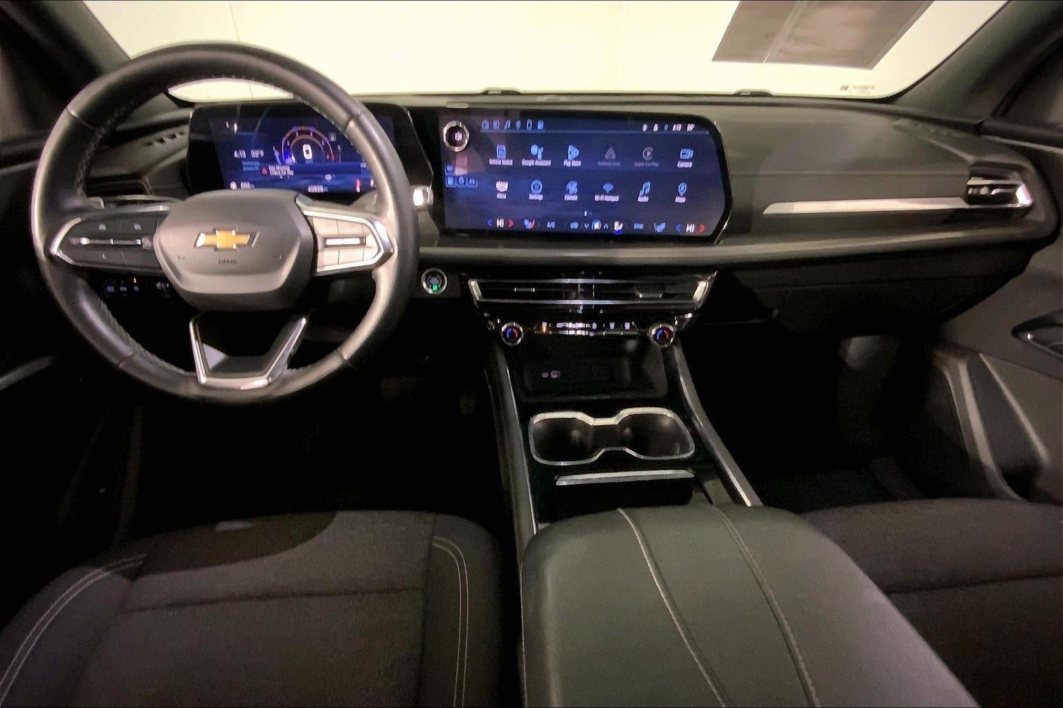2024 Chevrolet Traverse LT