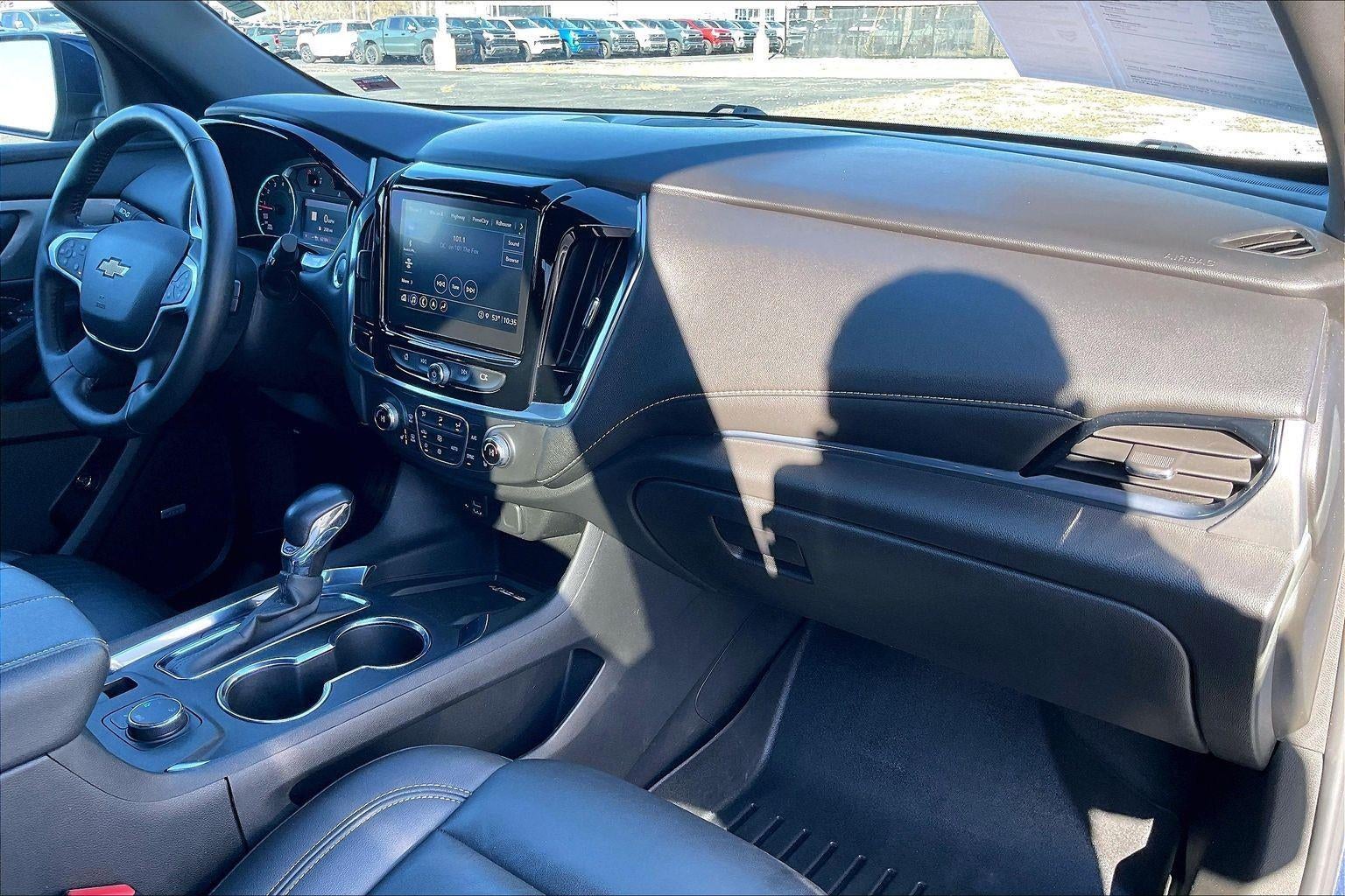 2022 Chevrolet Traverse LT Leather