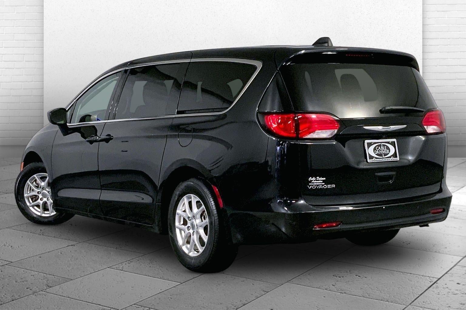 2023 Chrysler Voyager LX