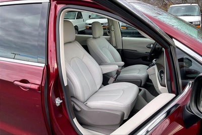 2017 Chrysler Pacifica Touring