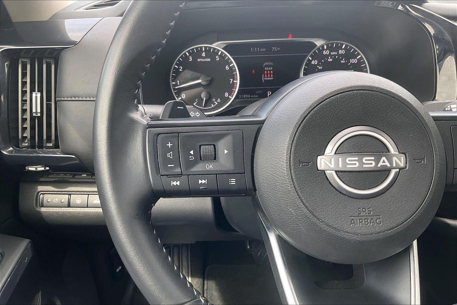 2025 Nissan Pathfinder SV