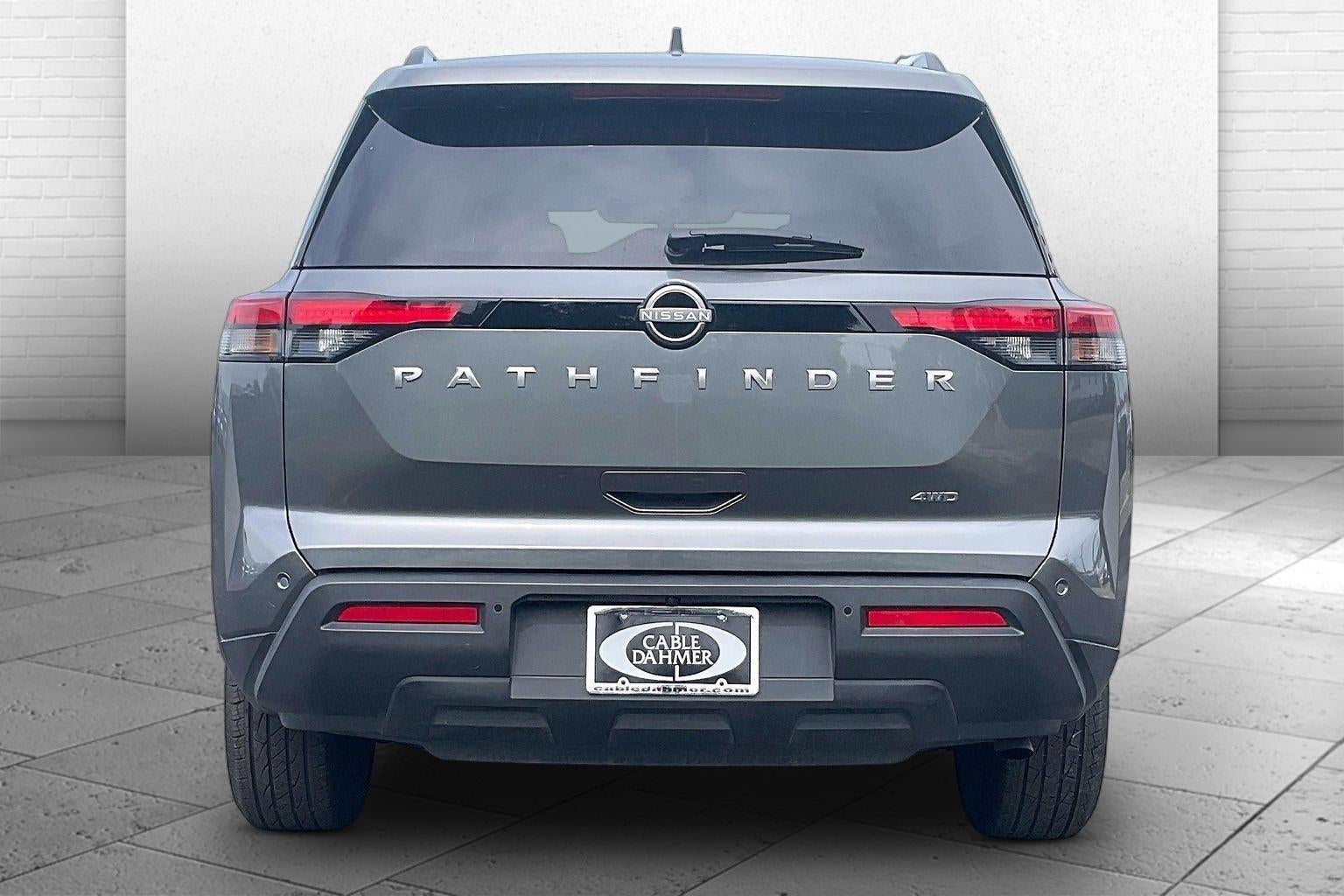 2025 Nissan Pathfinder SV