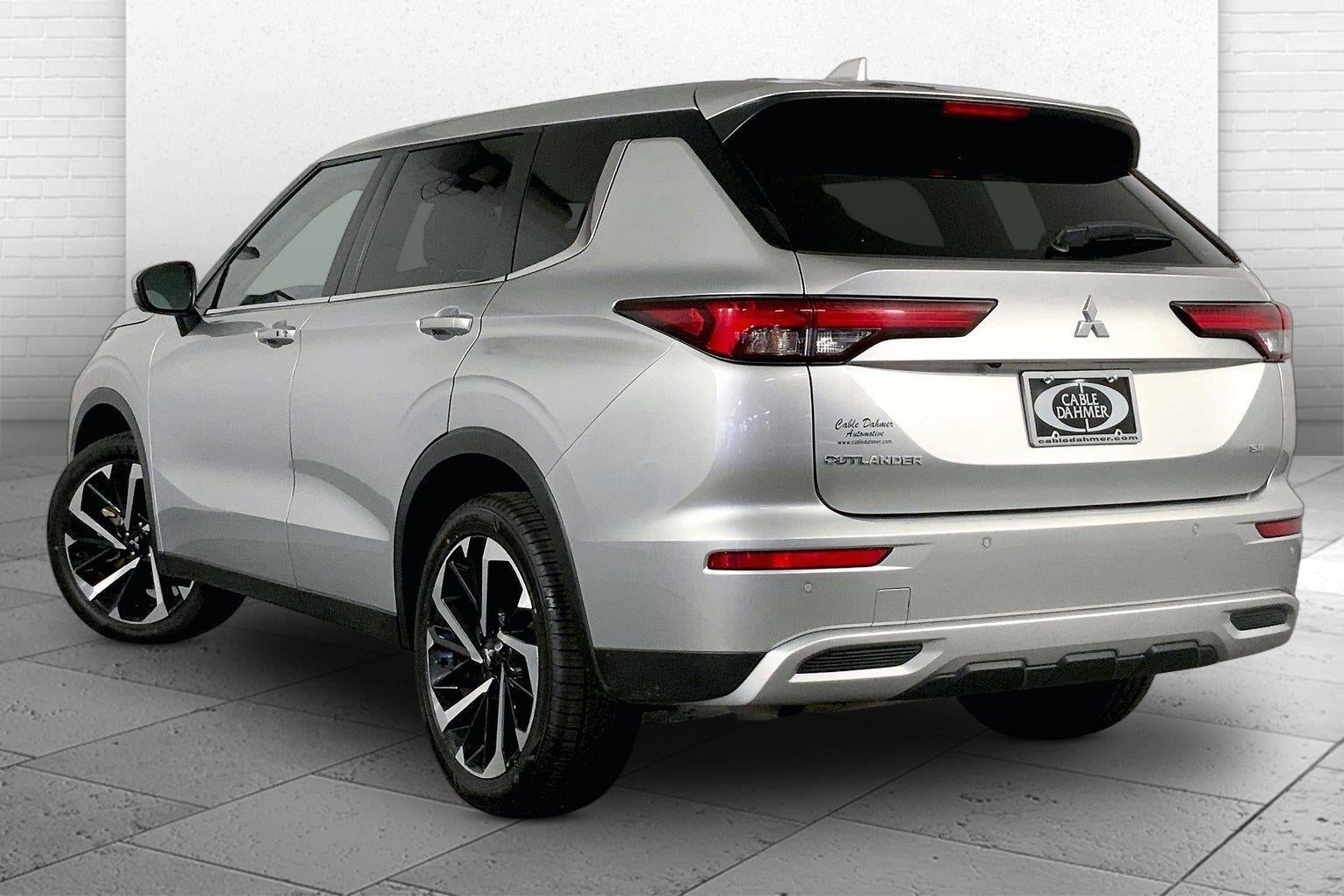 2024 Mitsubishi Outlander SE