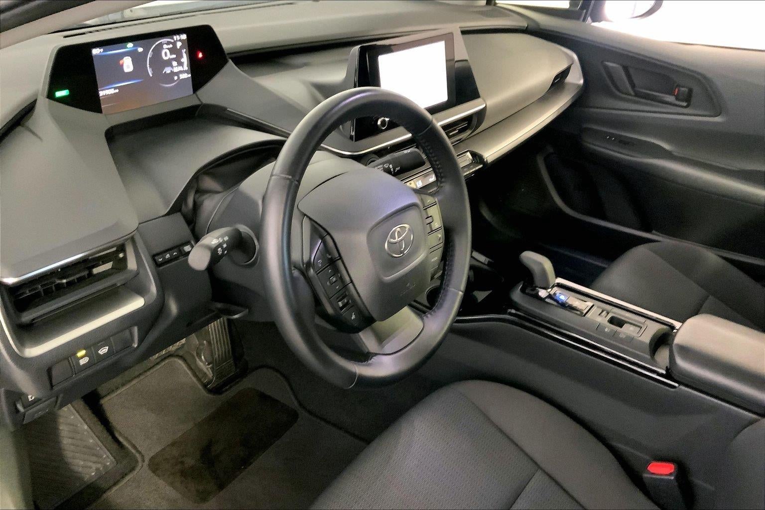 2025 Toyota Prius LE