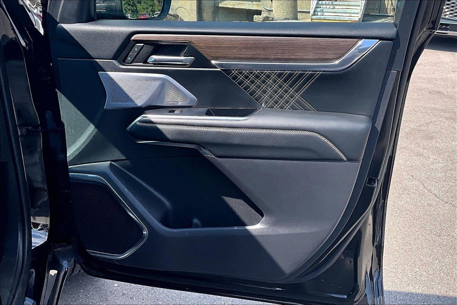 2024 GMC Acadia Denali