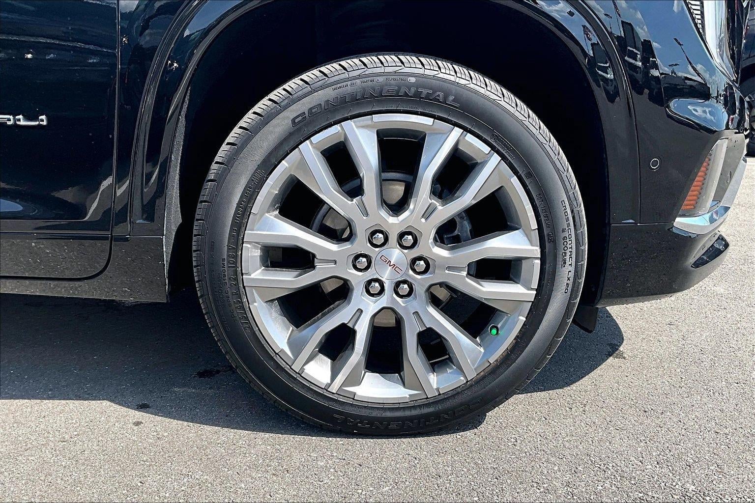 2024 GMC Acadia Denali