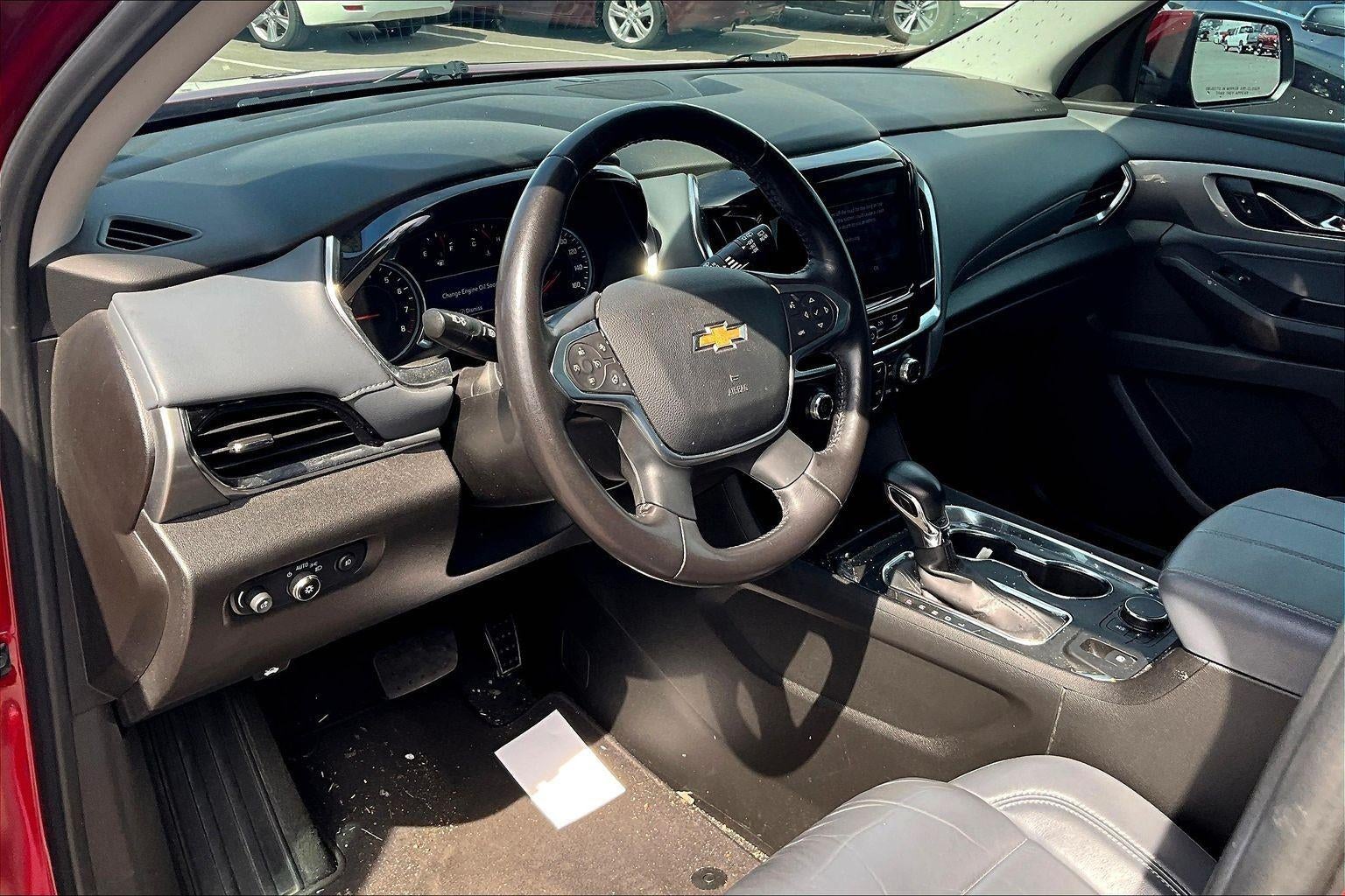 2021 Chevrolet Traverse LT Leather