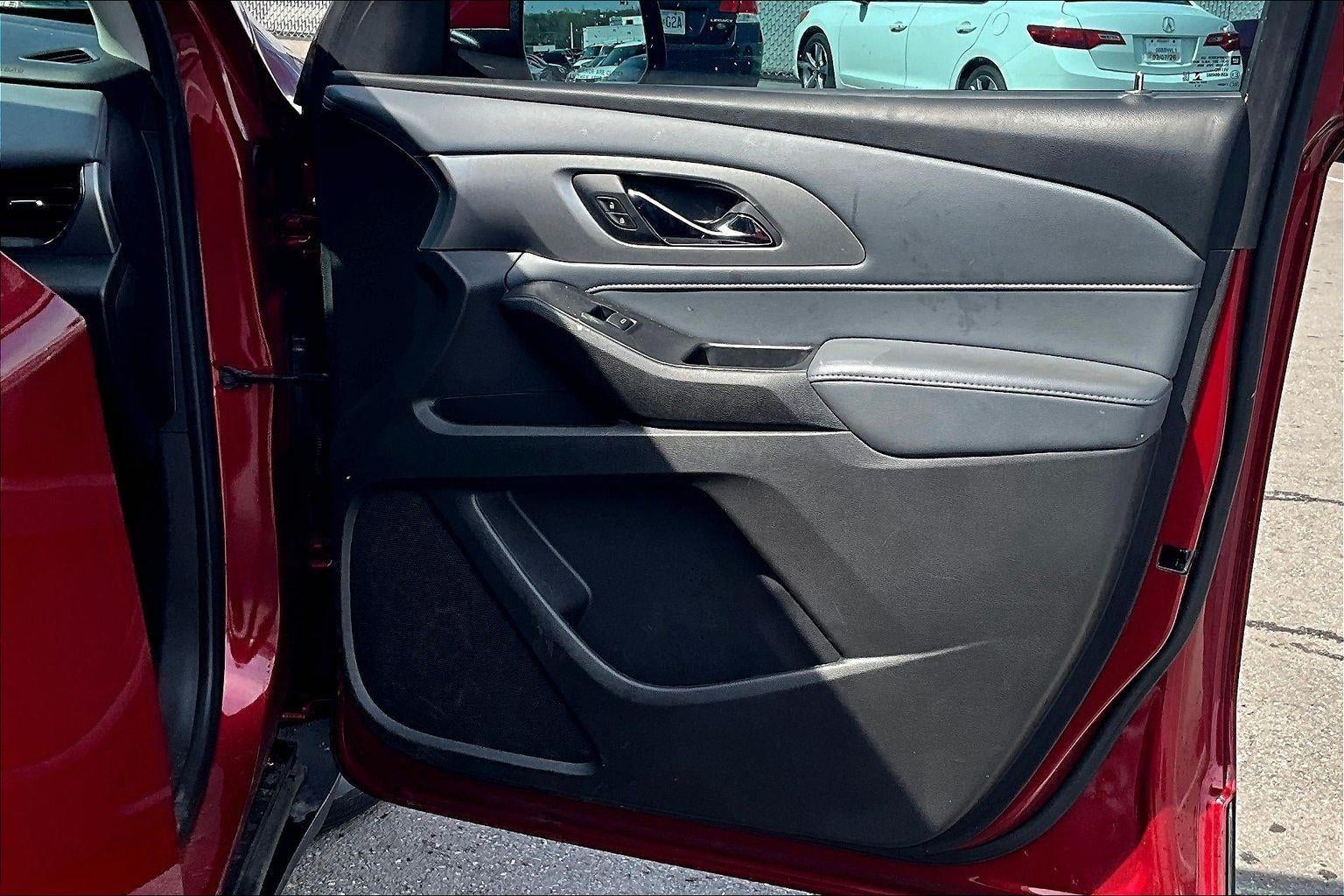 2021 Chevrolet Traverse LT Leather