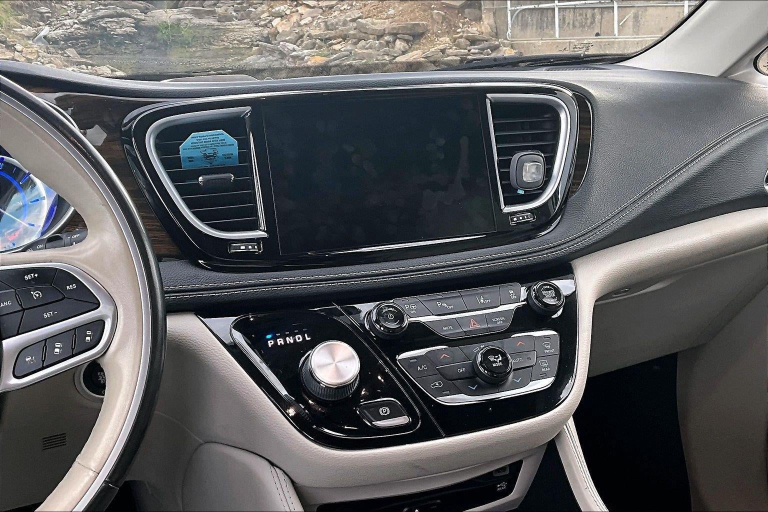 2021 Chrysler Pacifica Hybrid Limited