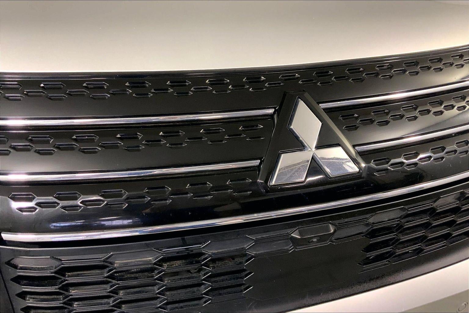 2024 Mitsubishi Outlander Plug-In Hybrid SE