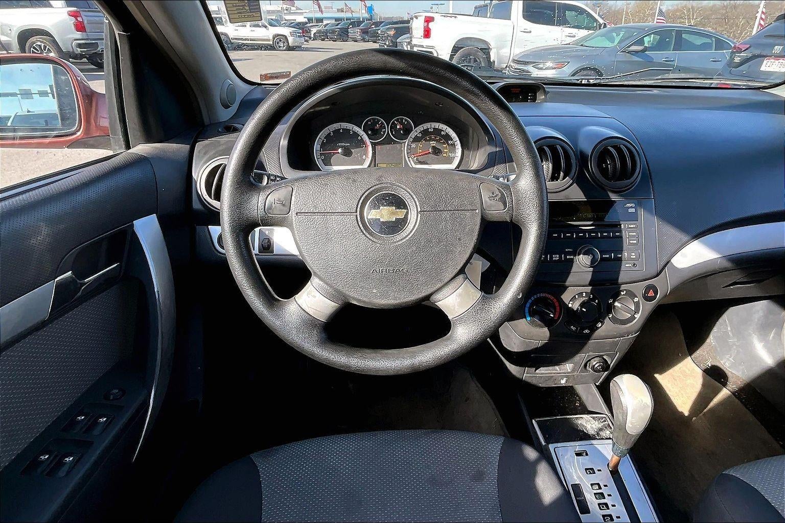 2011 Chevrolet Aveo LT w/1LT