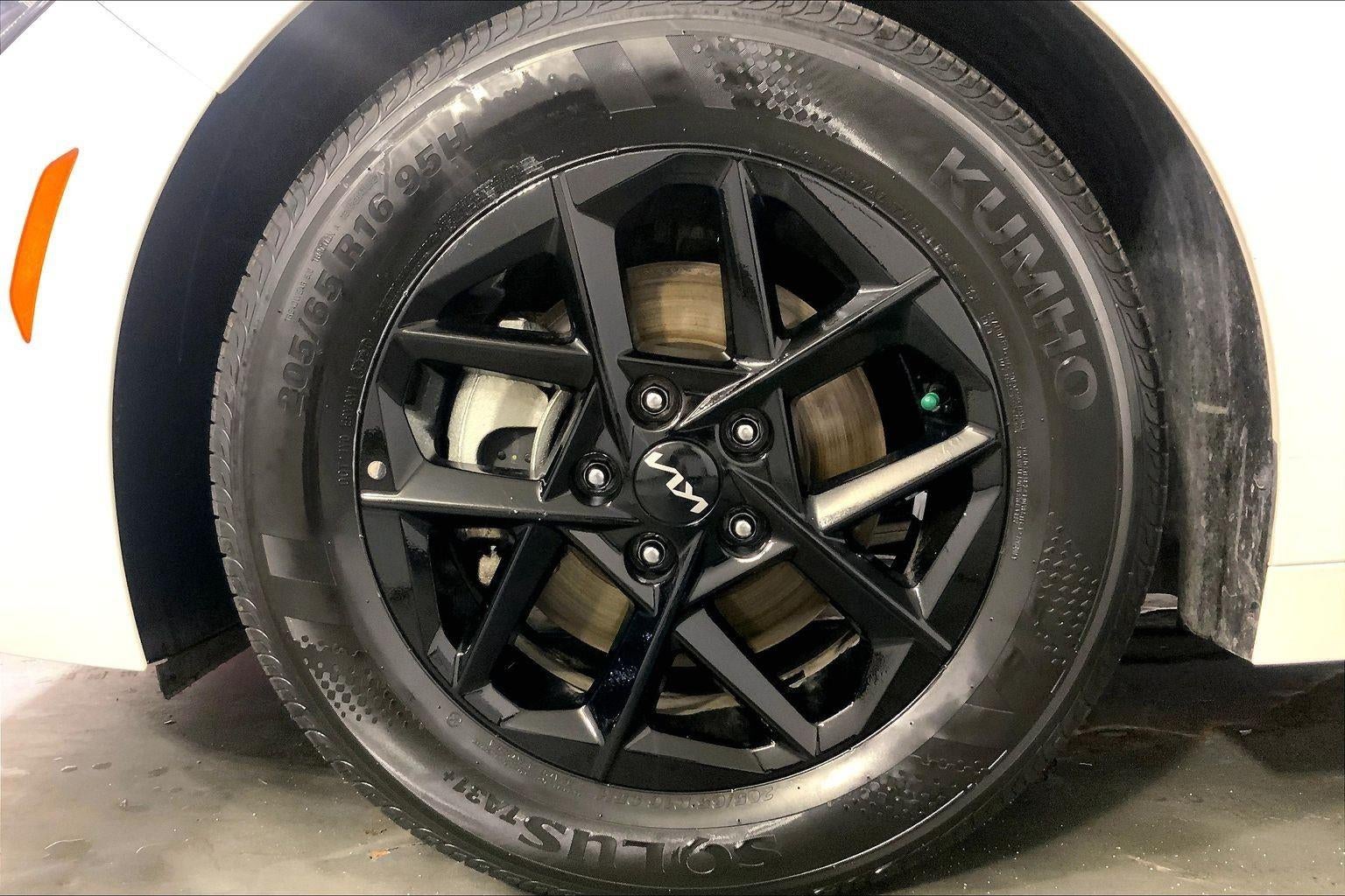 2025 Kia K5 LXS