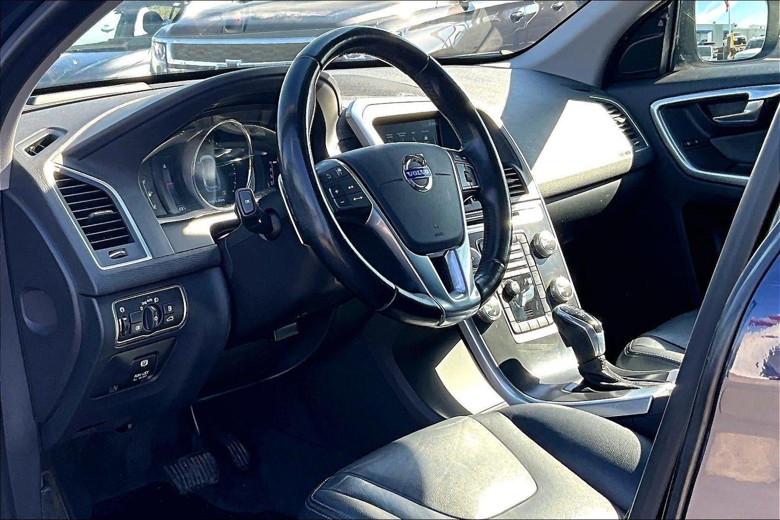 2015 Volvo XC60 T6 Platinum