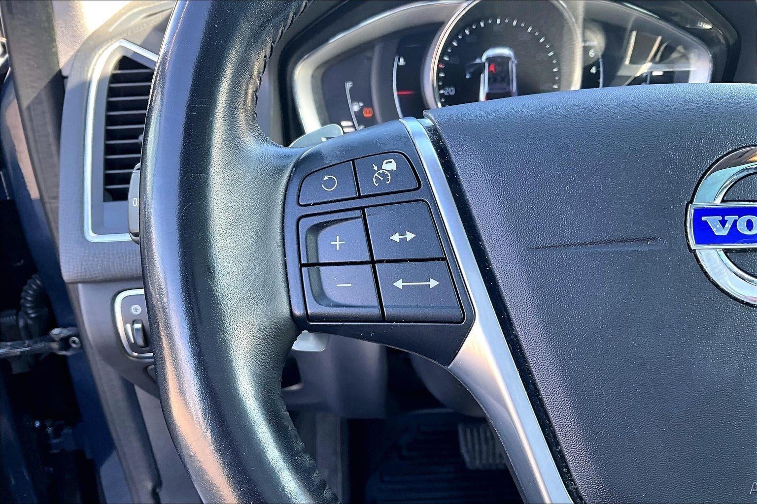 2015 Volvo XC60 T6 Platinum