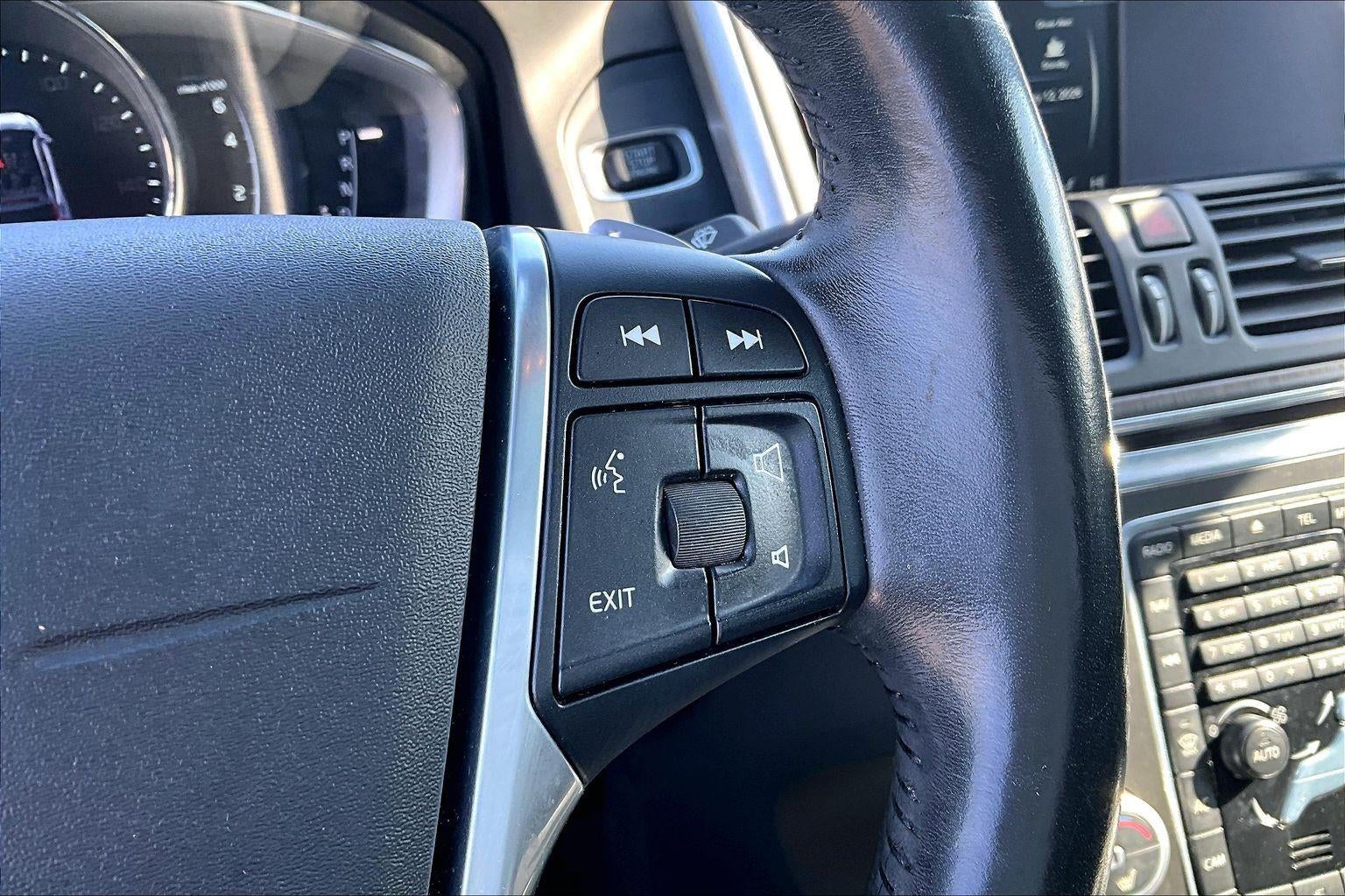 2015 Volvo XC60 T6 Platinum