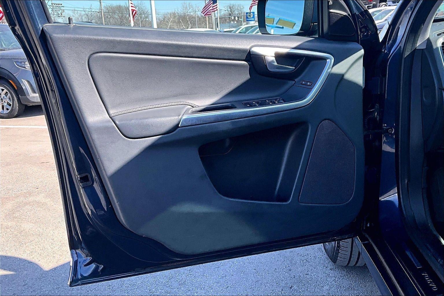 2015 Volvo XC60 T6 Platinum