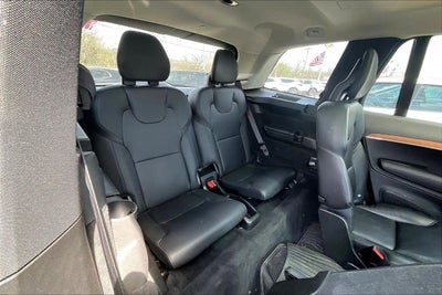2021 Volvo XC90 Momentum
