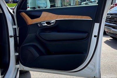 2021 Volvo XC90 Momentum