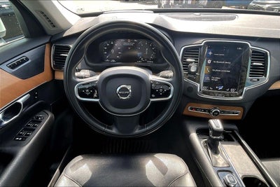 2021 Volvo XC90 Momentum