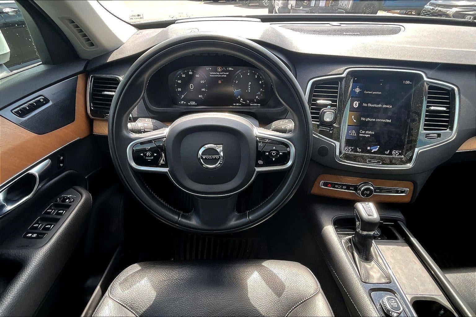 2021 Volvo XC90 Momentum