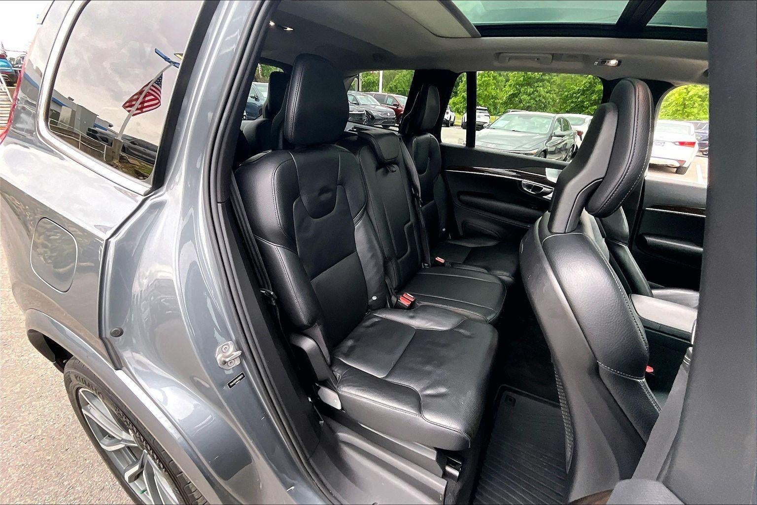 2016 Volvo XC90 T6 Momentum