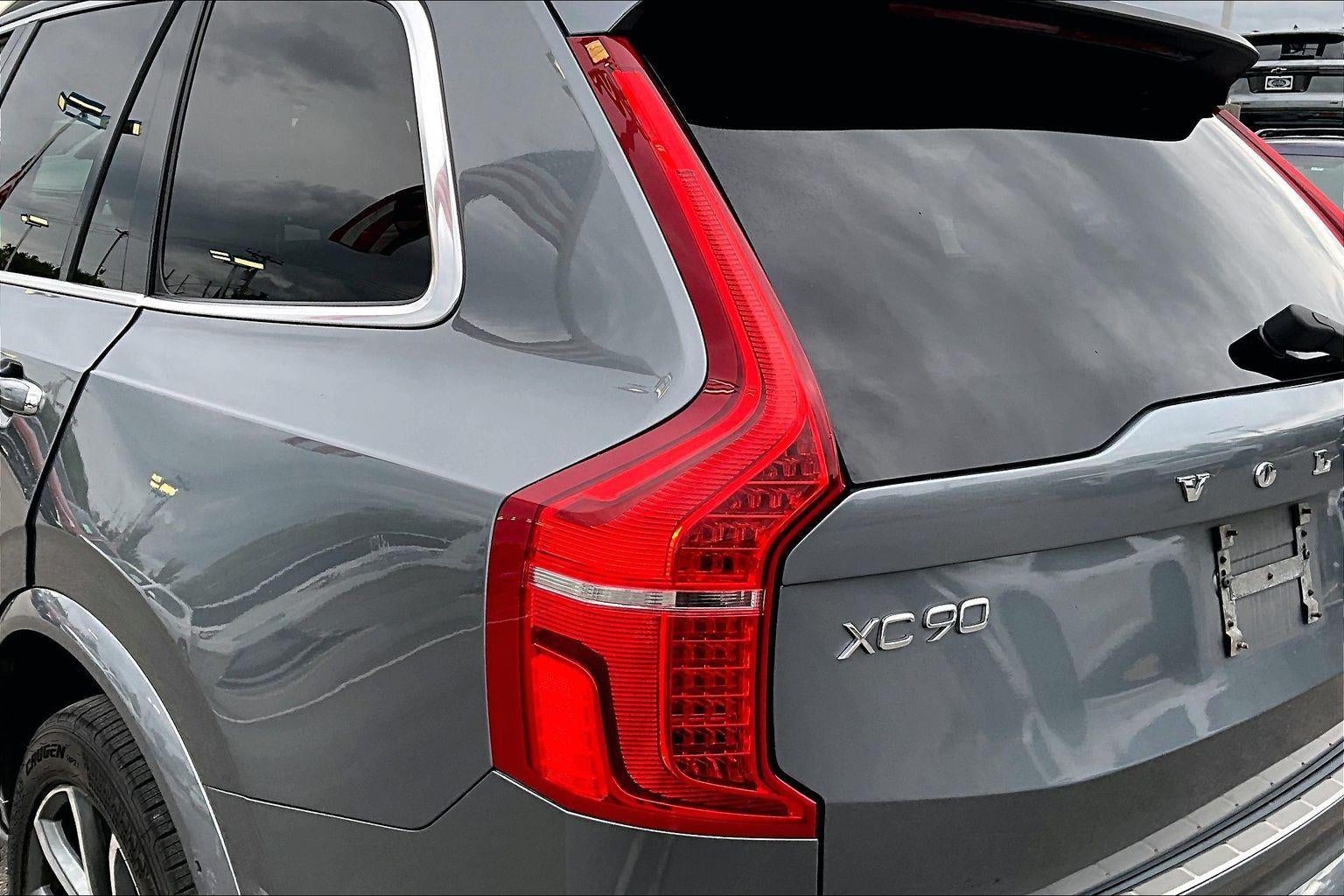2016 Volvo XC90 T6 Momentum