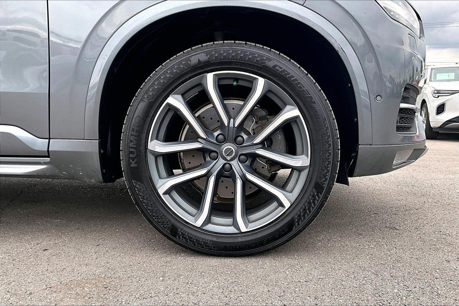 2016 Volvo XC90 T6 Momentum