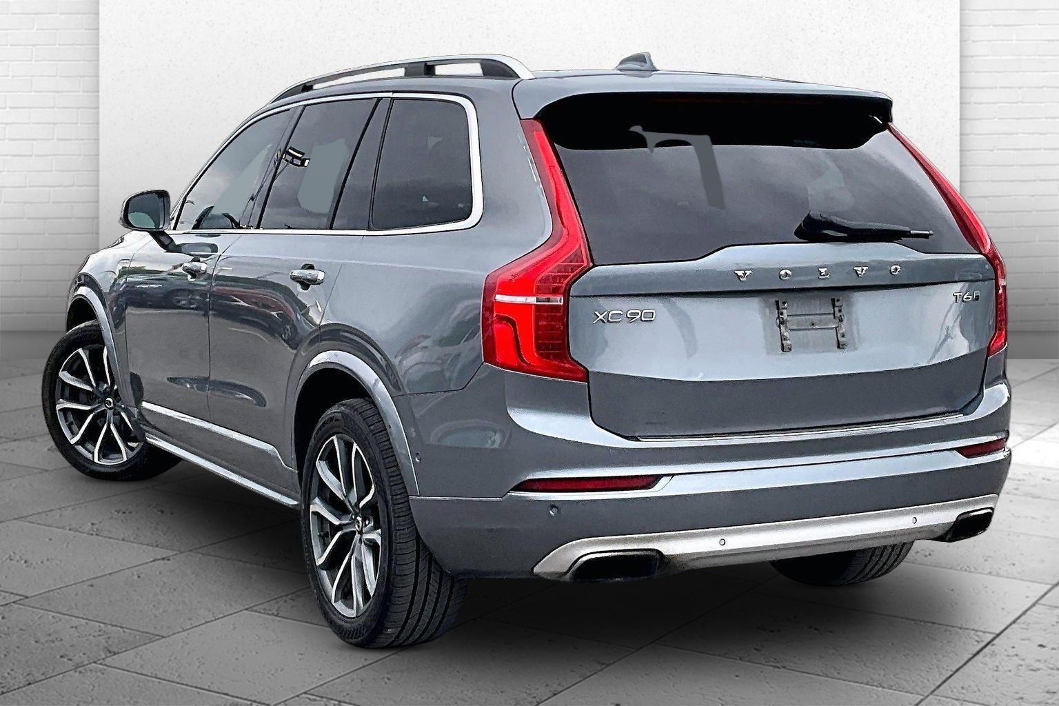 2016 Volvo XC90 T6 Momentum