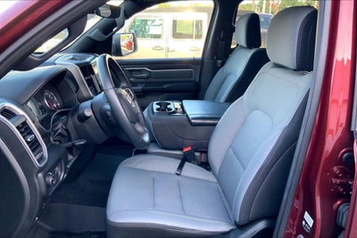 2022 RAM 1500 Big Horn Crew Cab 4x4 5'7' Box