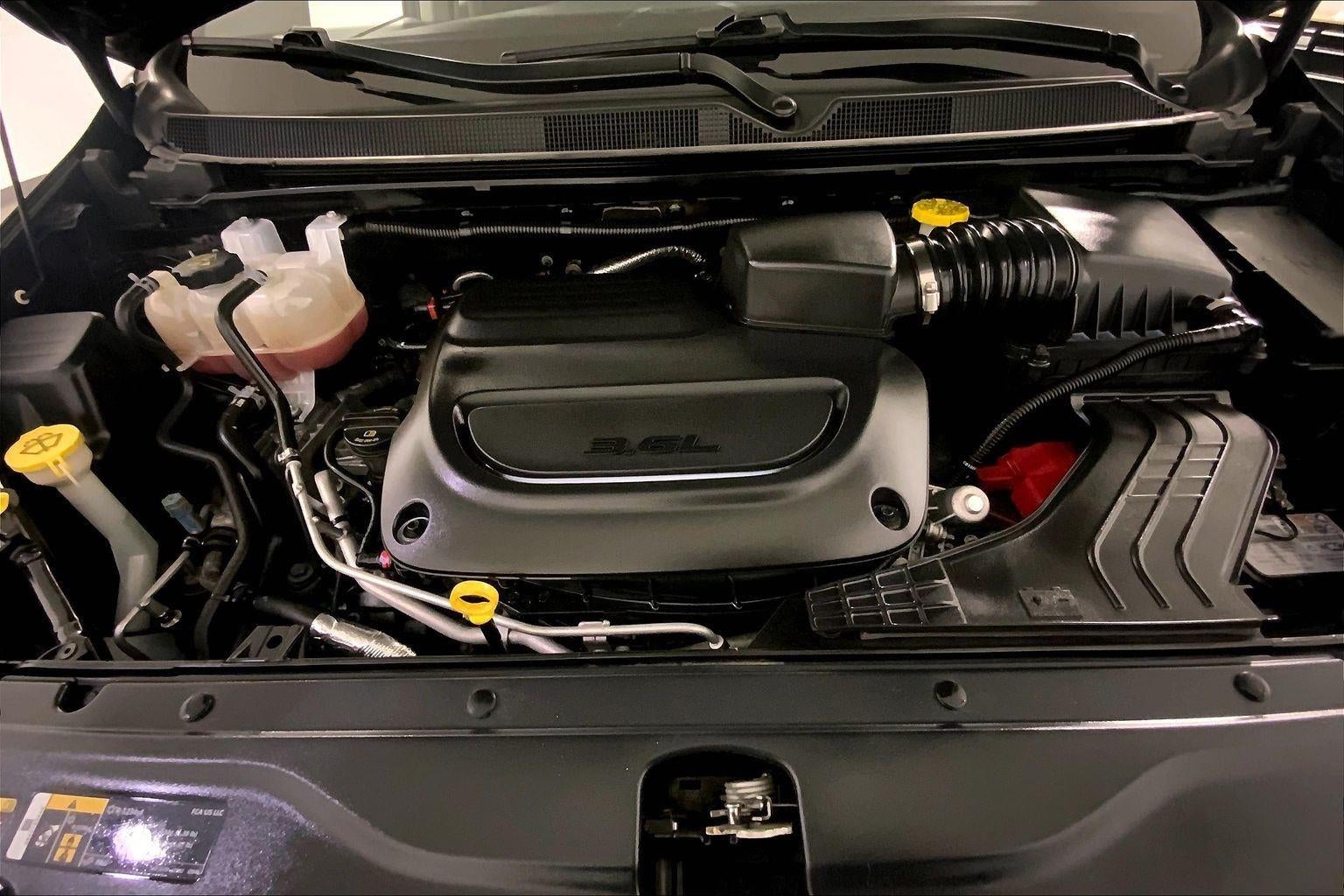 2024 Chrysler Voyager LX