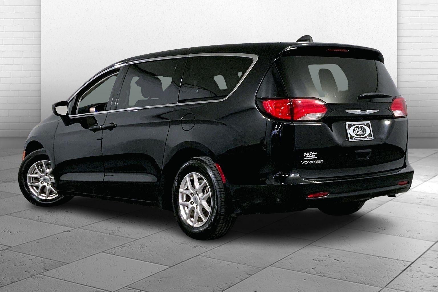 2024 Chrysler Voyager LX