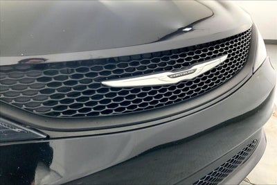 2024 Chrysler Voyager LX