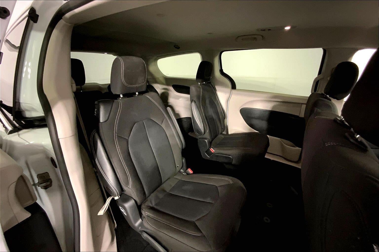 2024 Chrysler Voyager LX