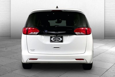 2024 Chrysler Voyager LX