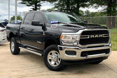 2019 RAM 2500 Tradesman Crew Cab 4x4 6'4' Box