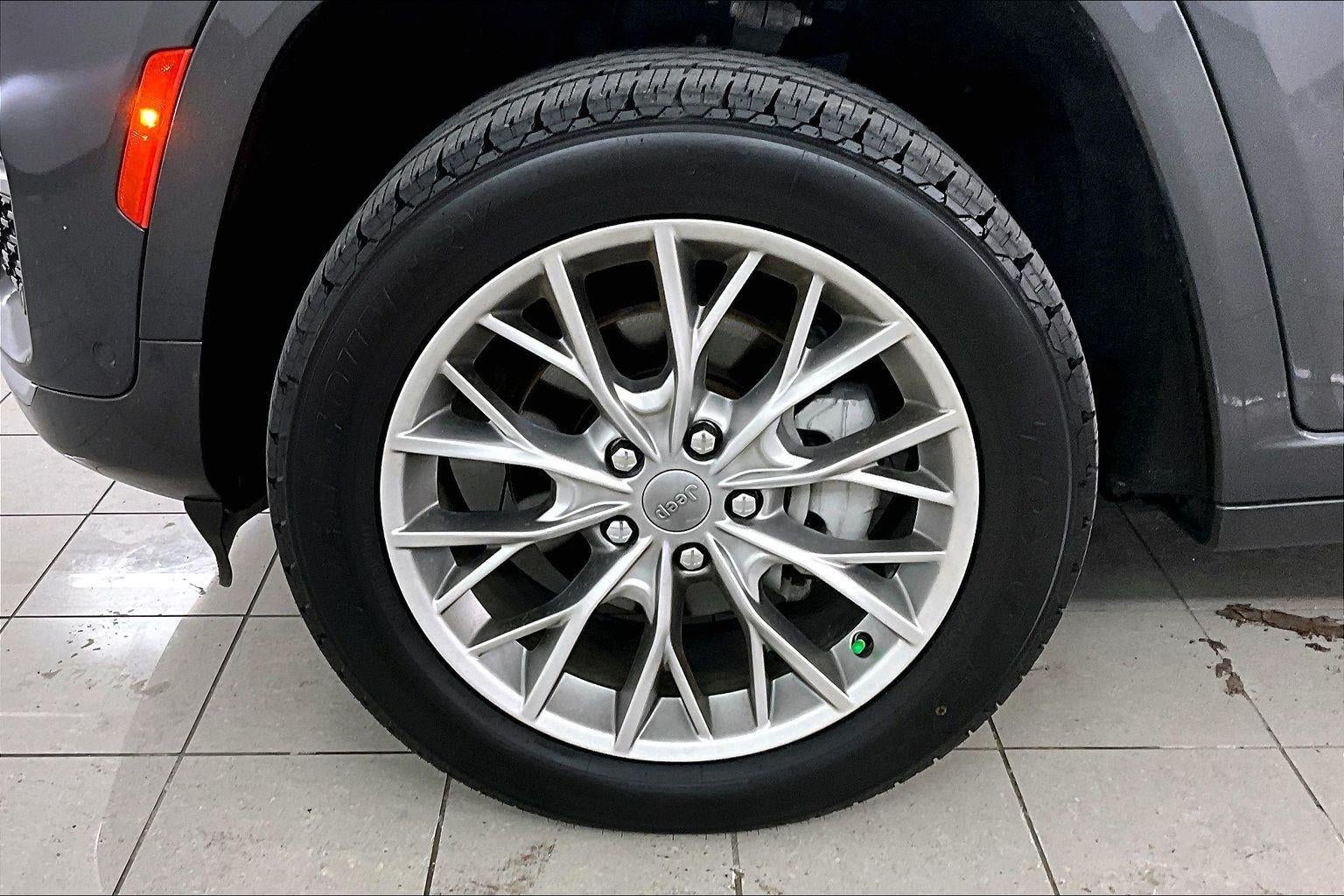 2022 Jeep Grand Cherokee Summit