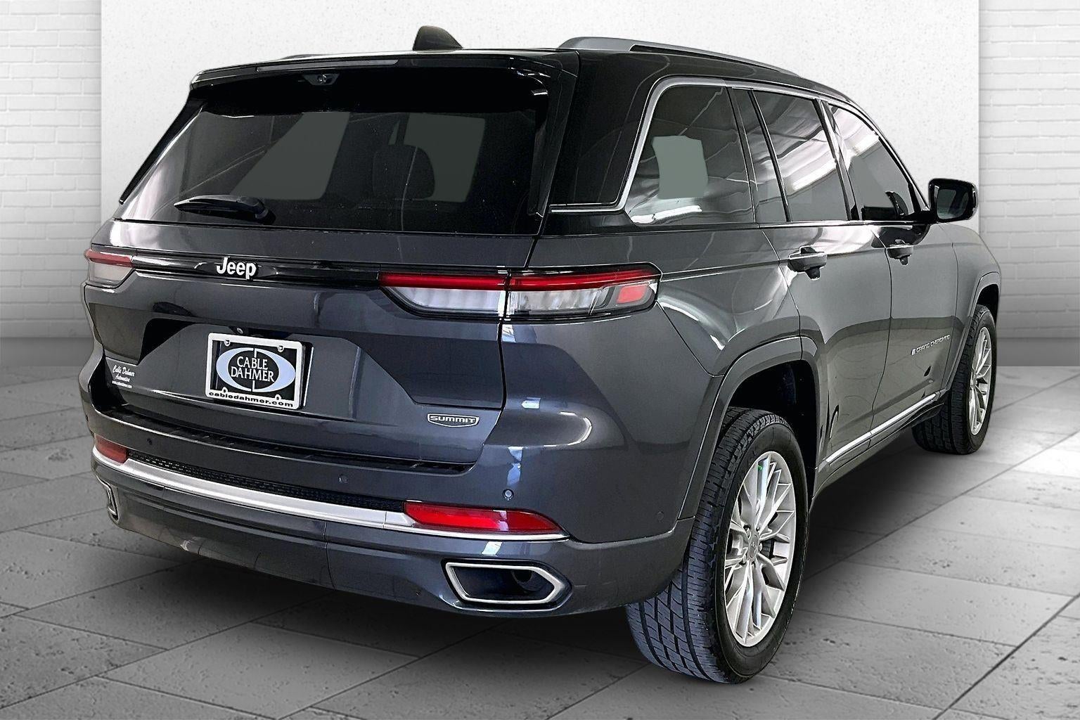 2022 Jeep Grand Cherokee Summit