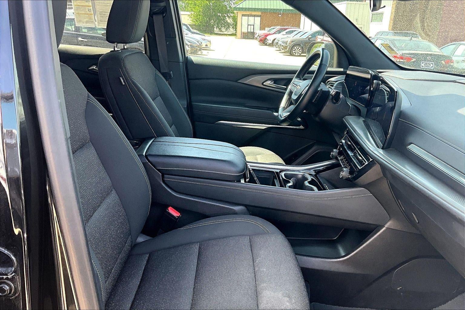 2024 Chevrolet Traverse FWD LT