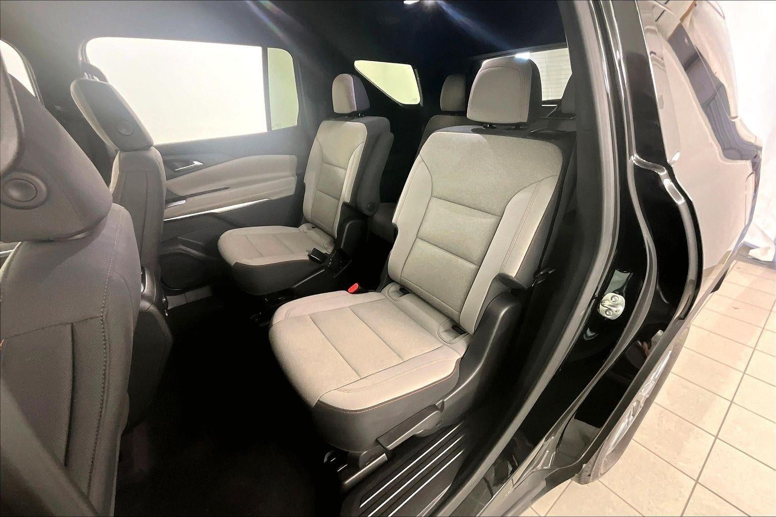 2025 Chevrolet Traverse FWD LT