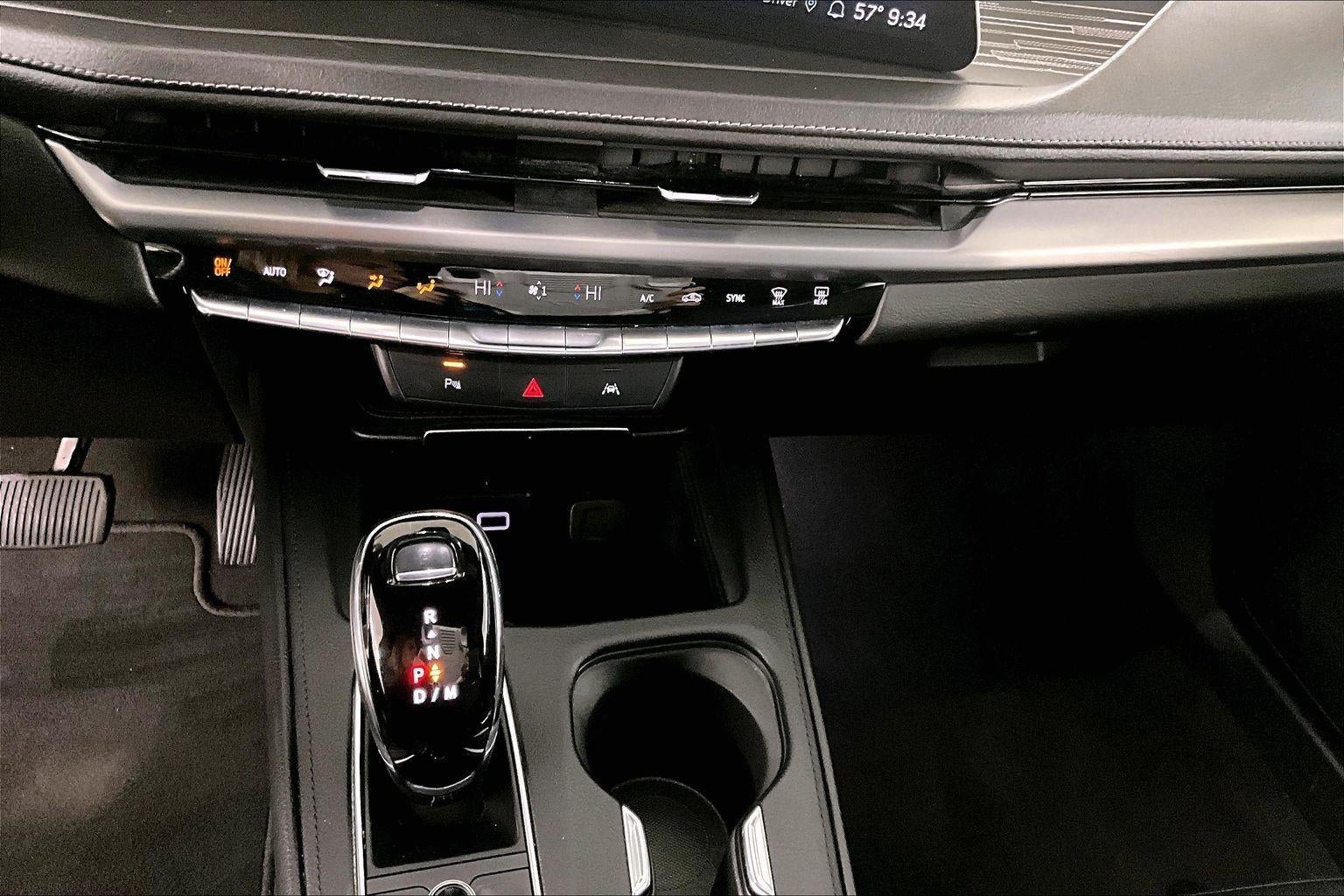 2024 Cadillac XT4 AWD Premium Luxury