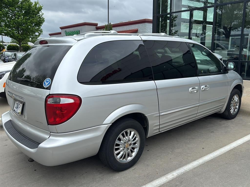2002 Chrysler Town & Country Limited